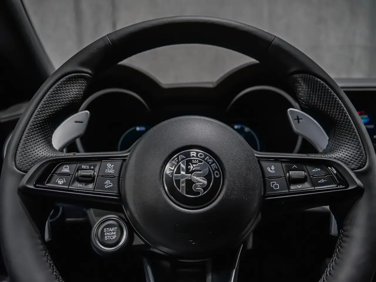 Alfa Romeo Stelvio снимка Alfa Romeo Stelvio