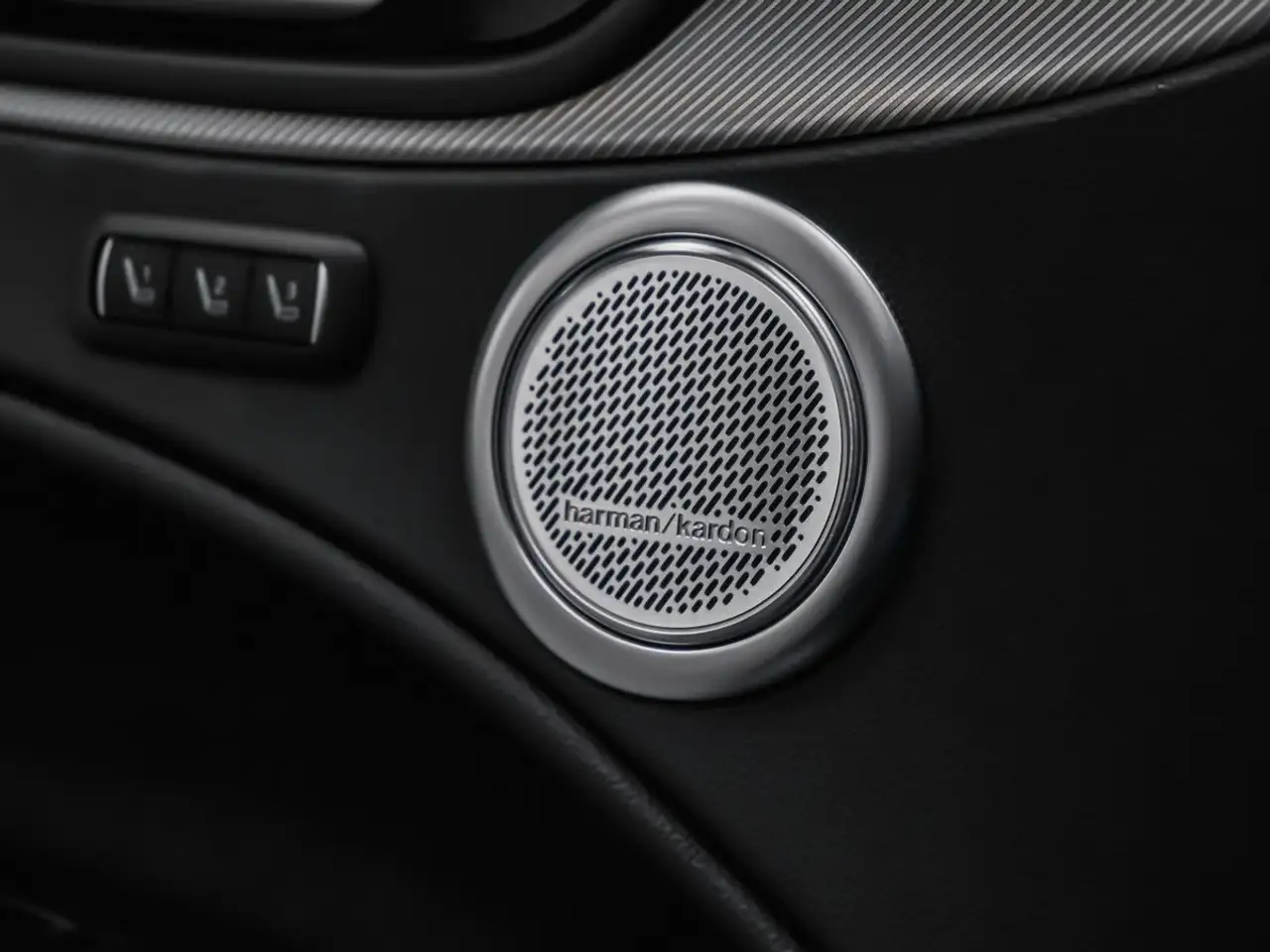 Alfa Romeo Stelvio снимка Alfa Romeo Stelvio