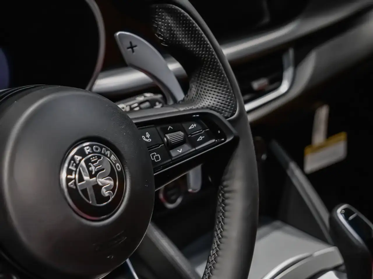 Alfa Romeo Stelvio снимка Alfa Romeo Stelvio