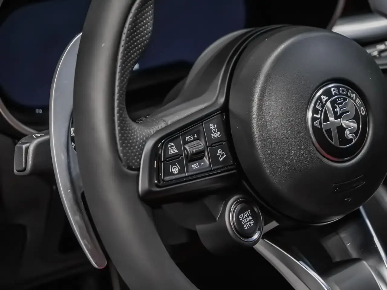 Alfa Romeo Stelvio снимка Alfa Romeo Stelvio