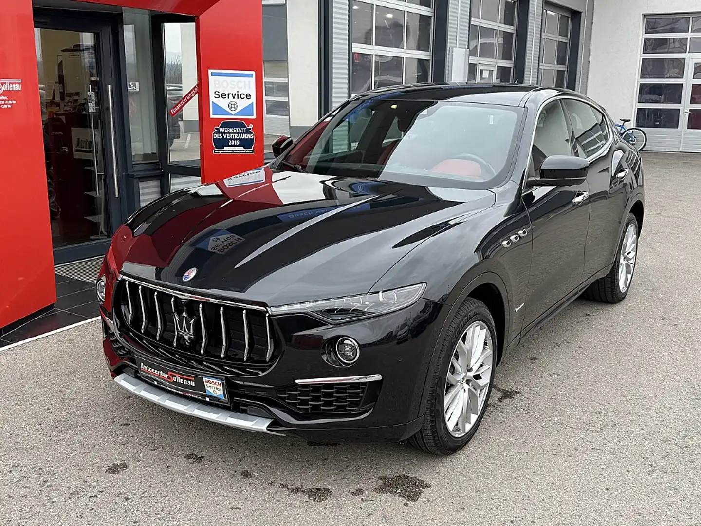 Maserati Levante Diesel Q4 GranLusso Schwarz - 2