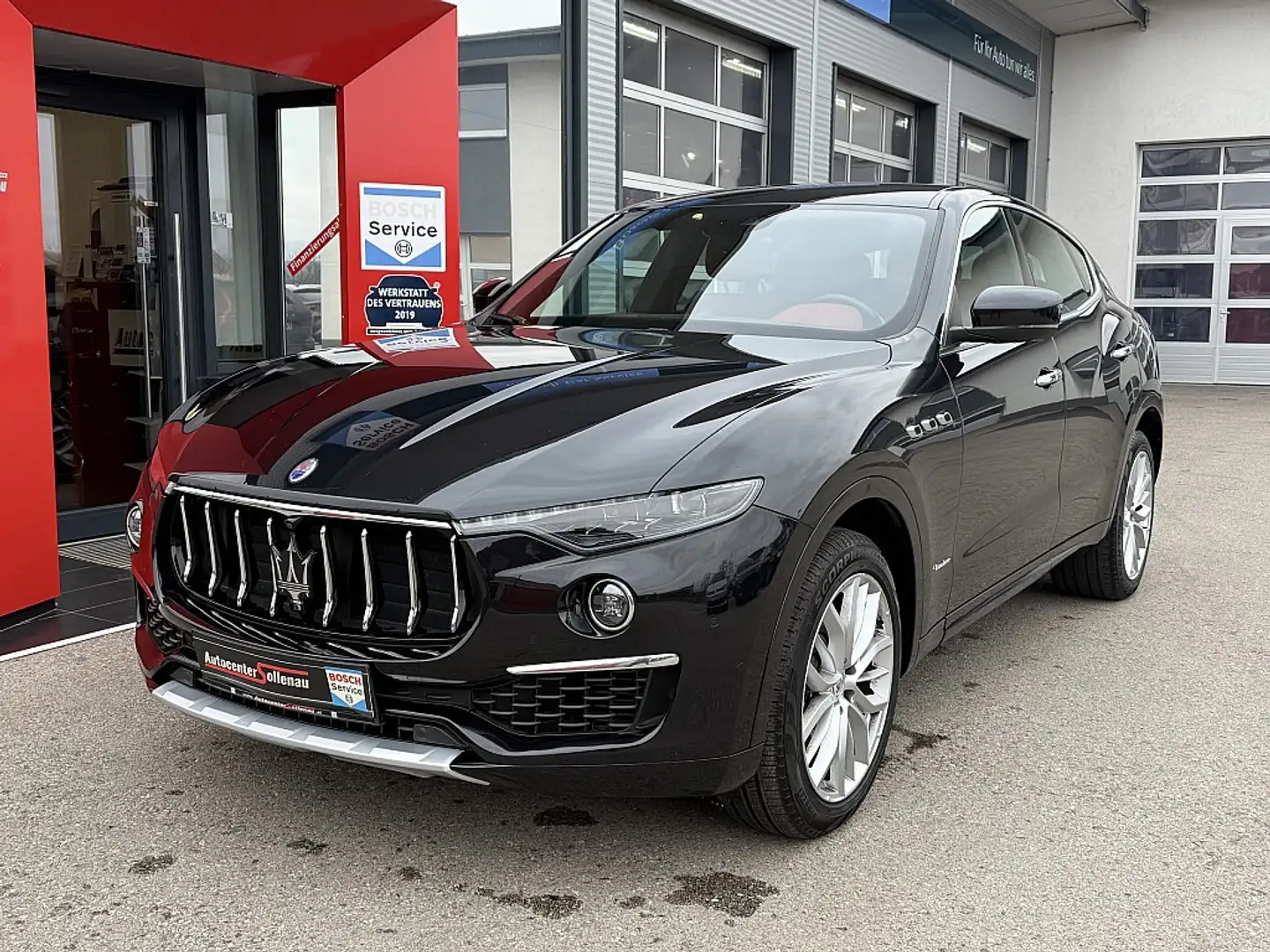 Maserati Levante Diesel Q4 GranLusso Schwarz - 1