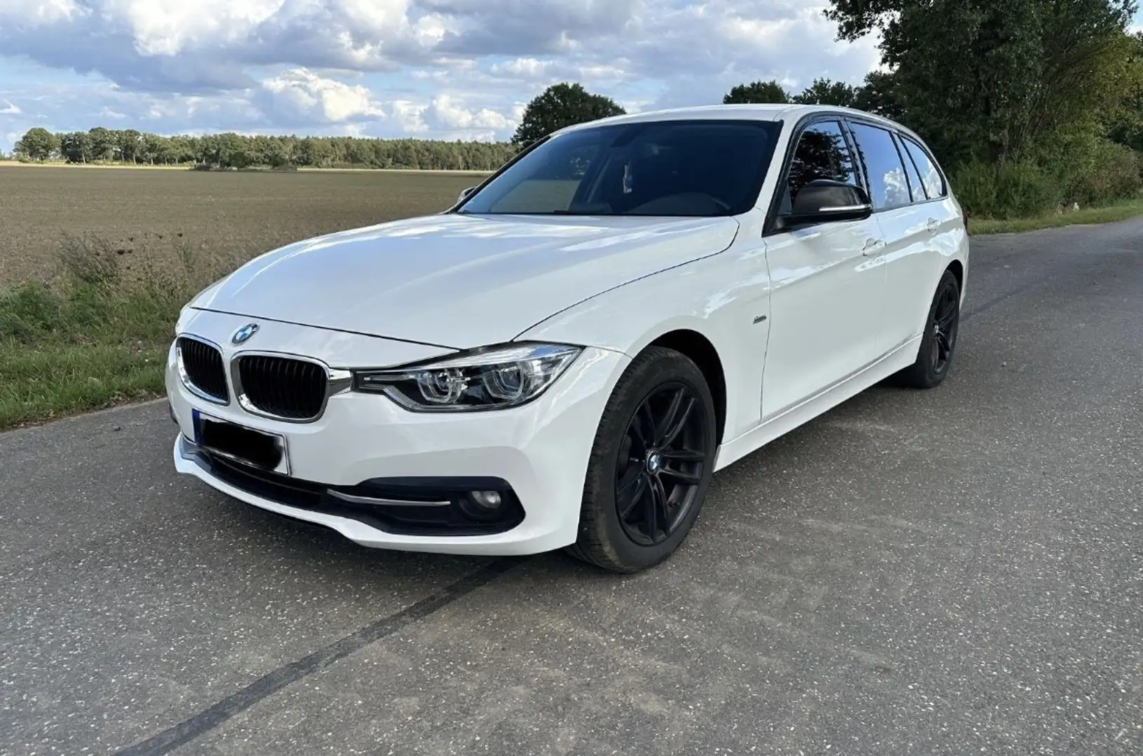 BMW 320 320d Touring Aut. Sport Line - 1