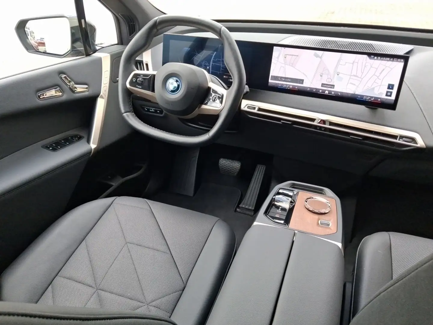 BMW iX xDr50 M Sport Navi.LED.Pano.360°.AHK.KomfZg Grey - 2