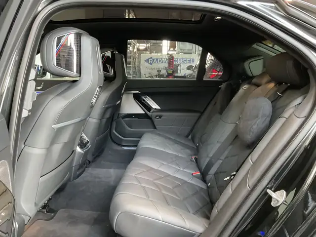 BMW M view 9