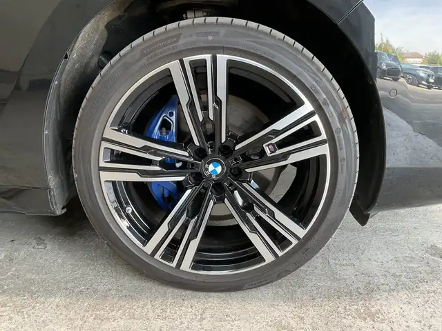 BMW M view 11