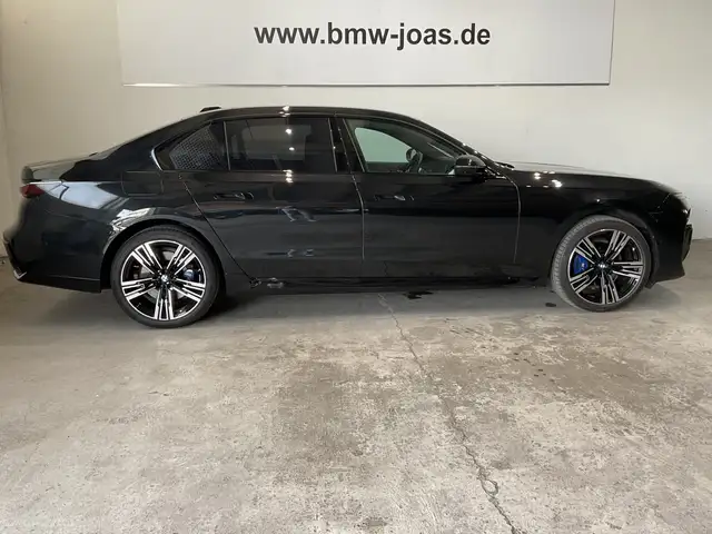 BMW M view 10