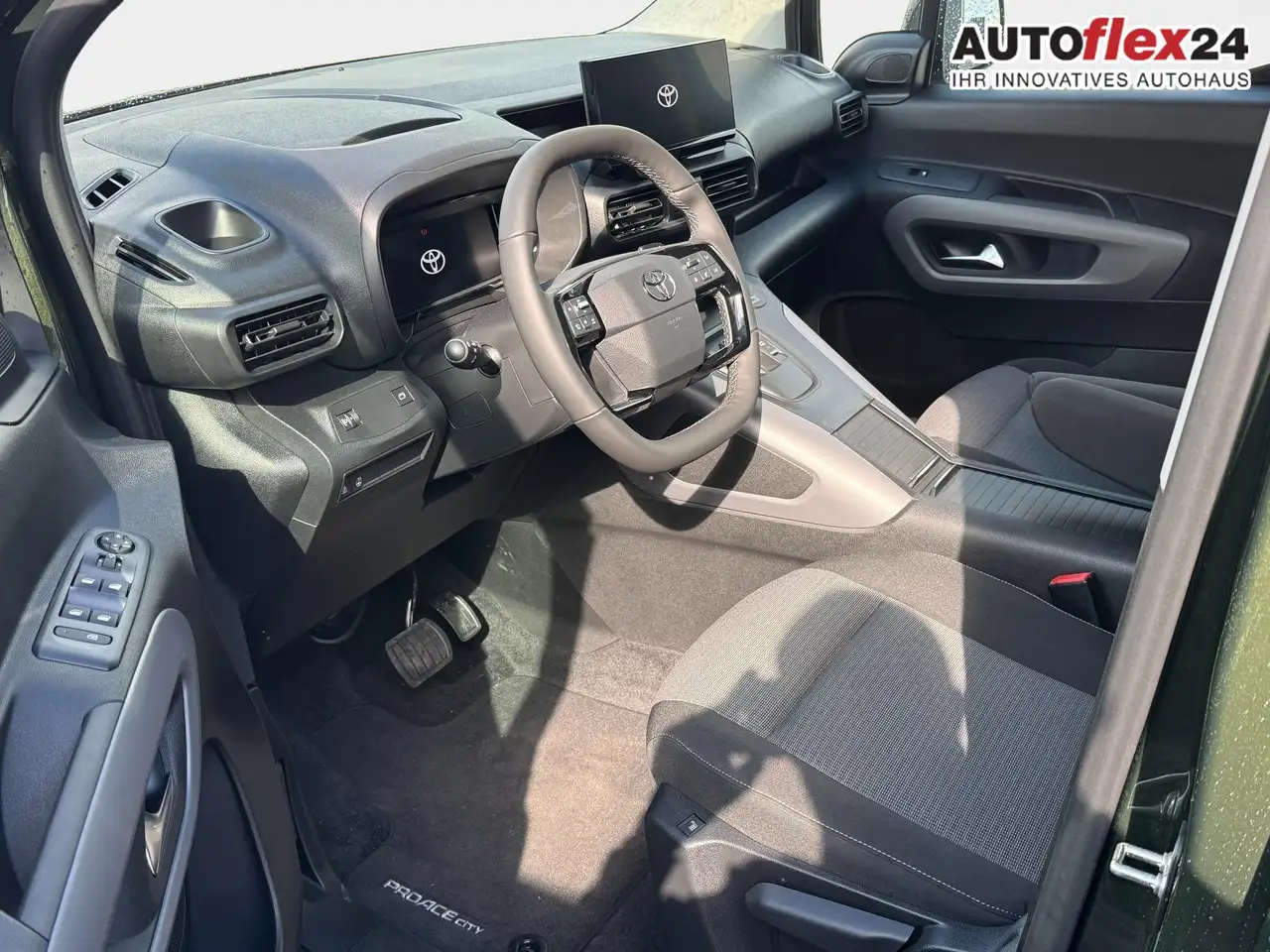 Toyota Proace City Verso 1,5 D-4D Family Automatik L2 7 Sitzer 2Zo... 12