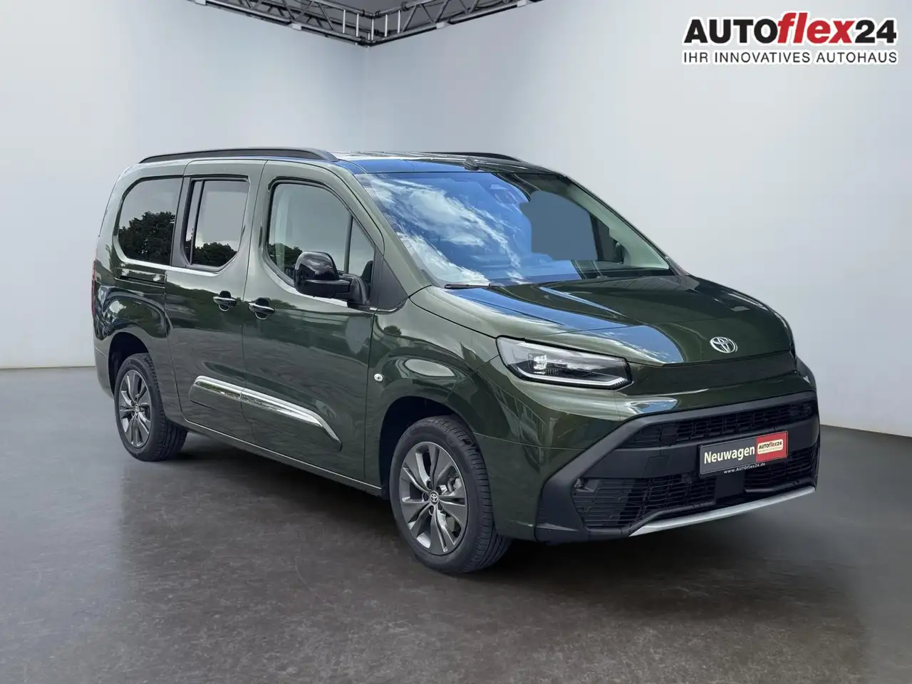 Toyota Proace City Verso 1,5 D-4D Family Automatik L2 7 Sitzer 2Zo...