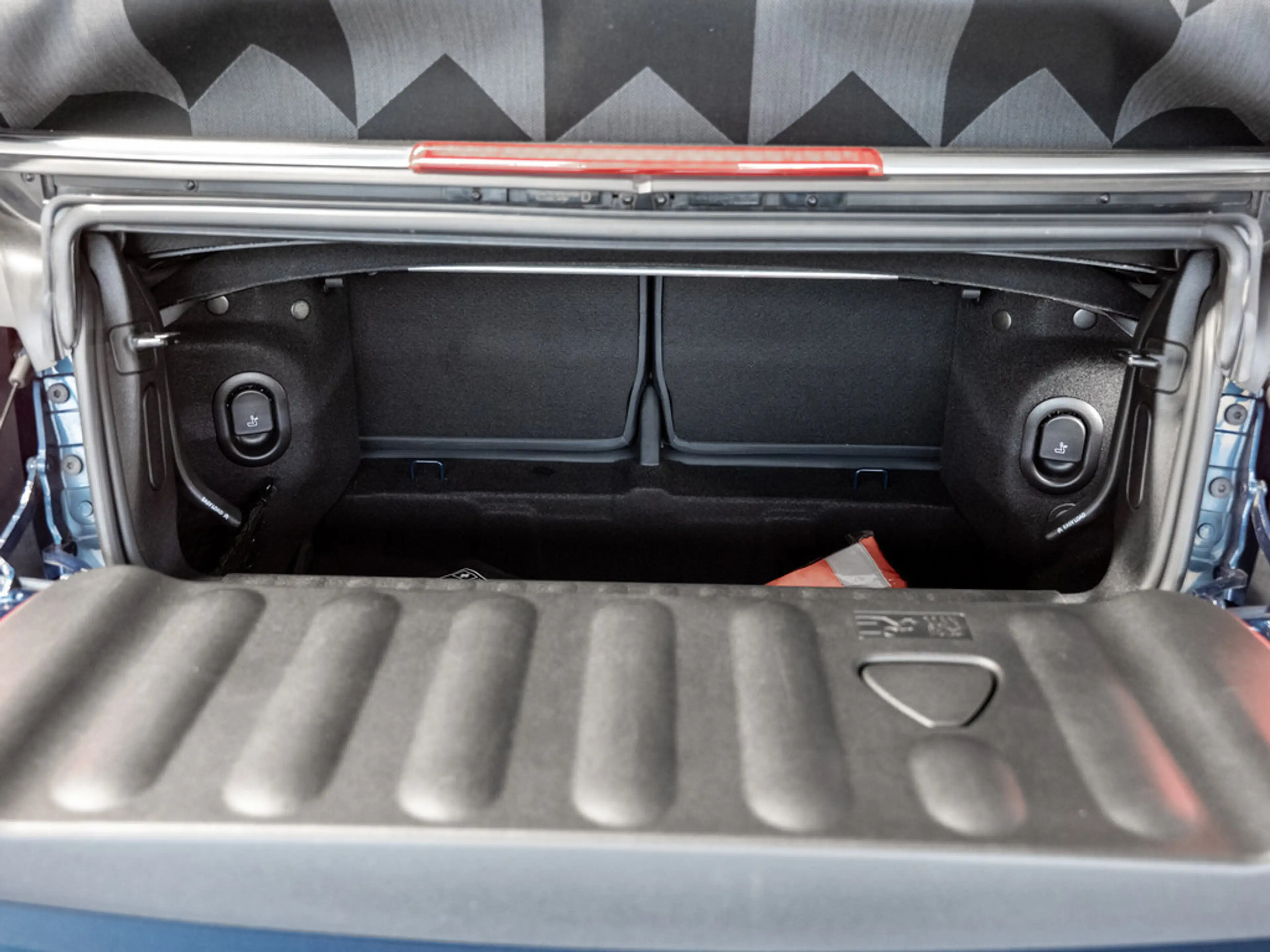 MINI Cooper Cabrio Sidewalk Trim FACEL. LED LEDER — photo 11