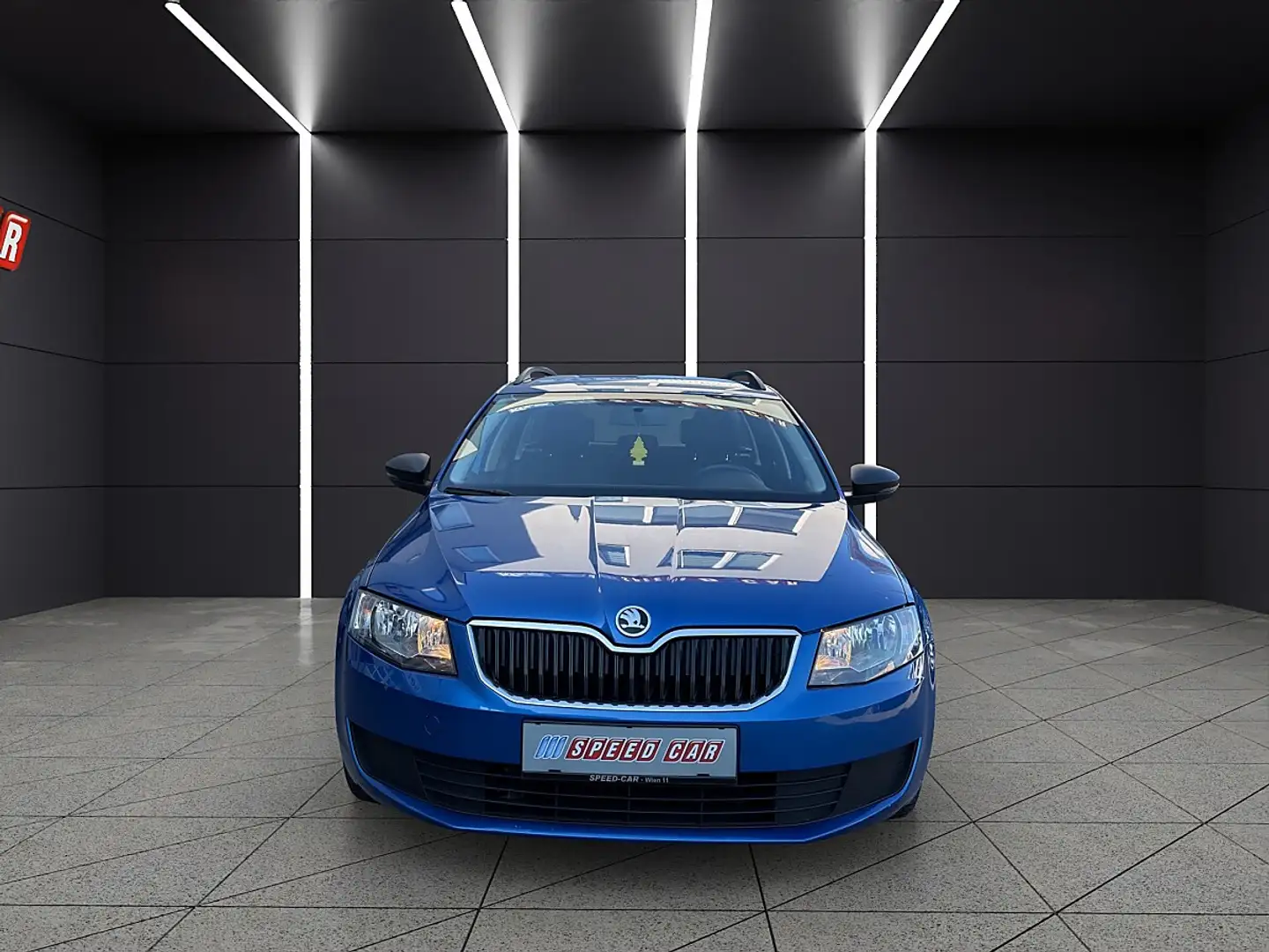 Skoda Octavia Combi 1,2 TSI Active Blau - 2