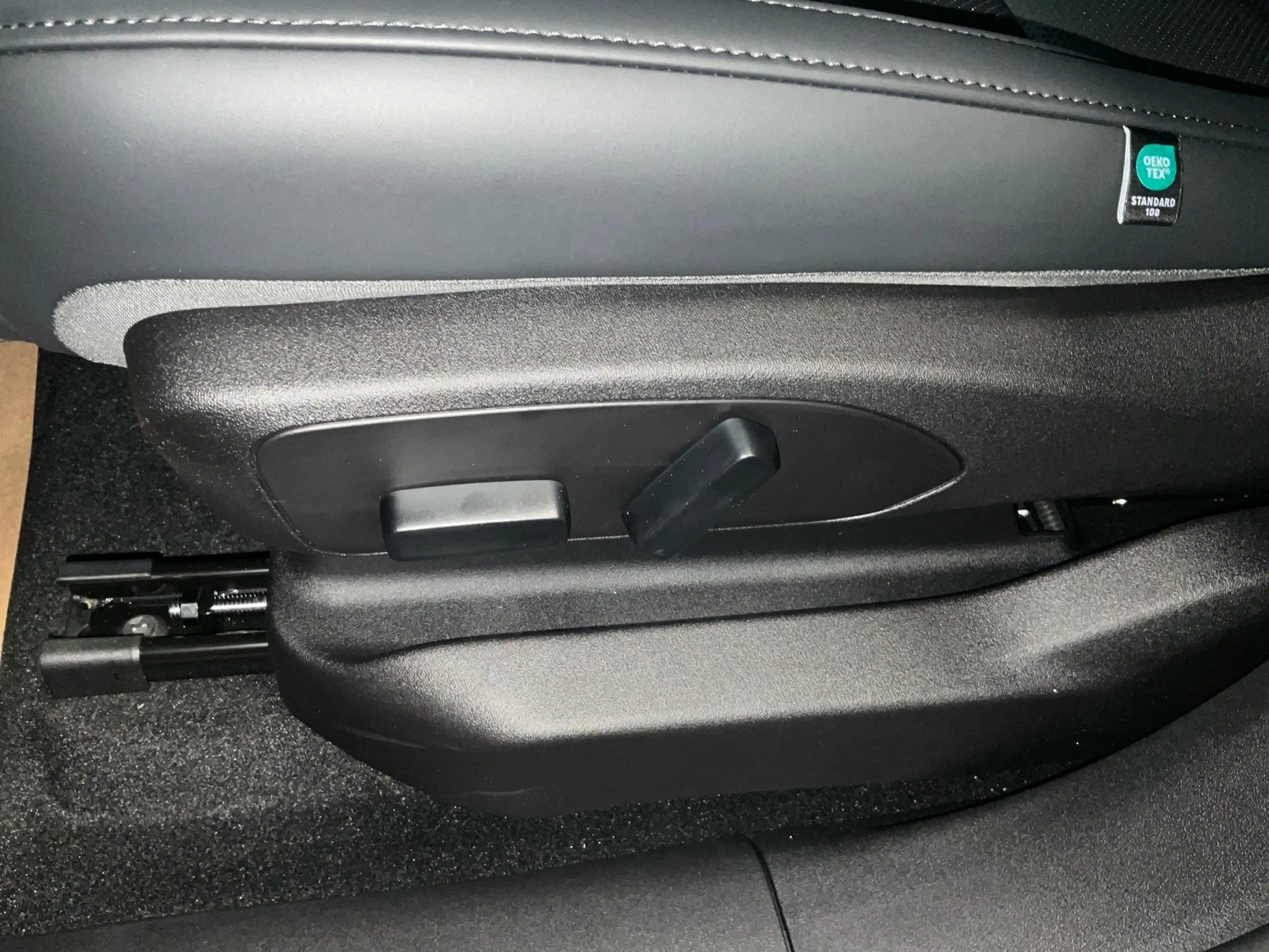 Leapmotor C10 DESIGN REEV MY25 900km Reichweite, 360 Kamera — photo 8