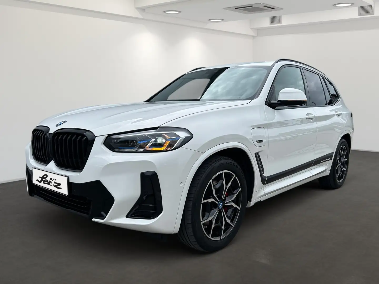 BMW X3 xDrive 30 e M Sport *AHK*LED*PDC*SITZH* Wit - 2