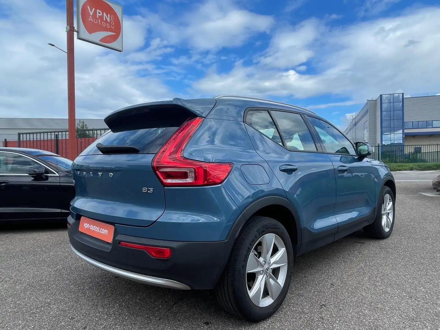 Volvo XC40 B3 163 ch DCT7 CORE + HAYON ELEC + CAMERA + CLIM AUTO Blauw - 2