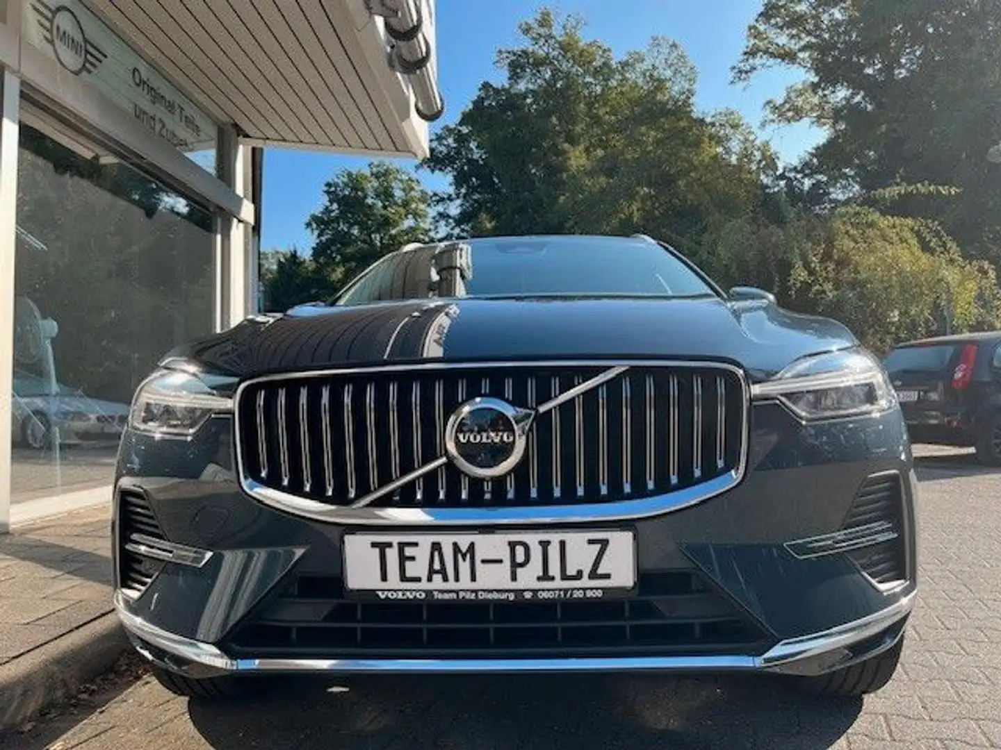 Volvo XC60 T8 AWD Inscription Expression Plug-In Hyb. Blau - 2