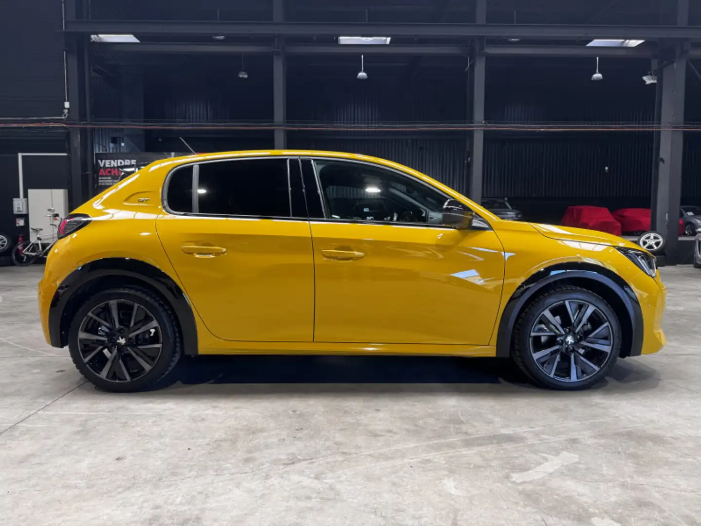 Peugeot 208 1.5 BLUEHDI 100CH S\u0026S GT PACK Jaune - 2