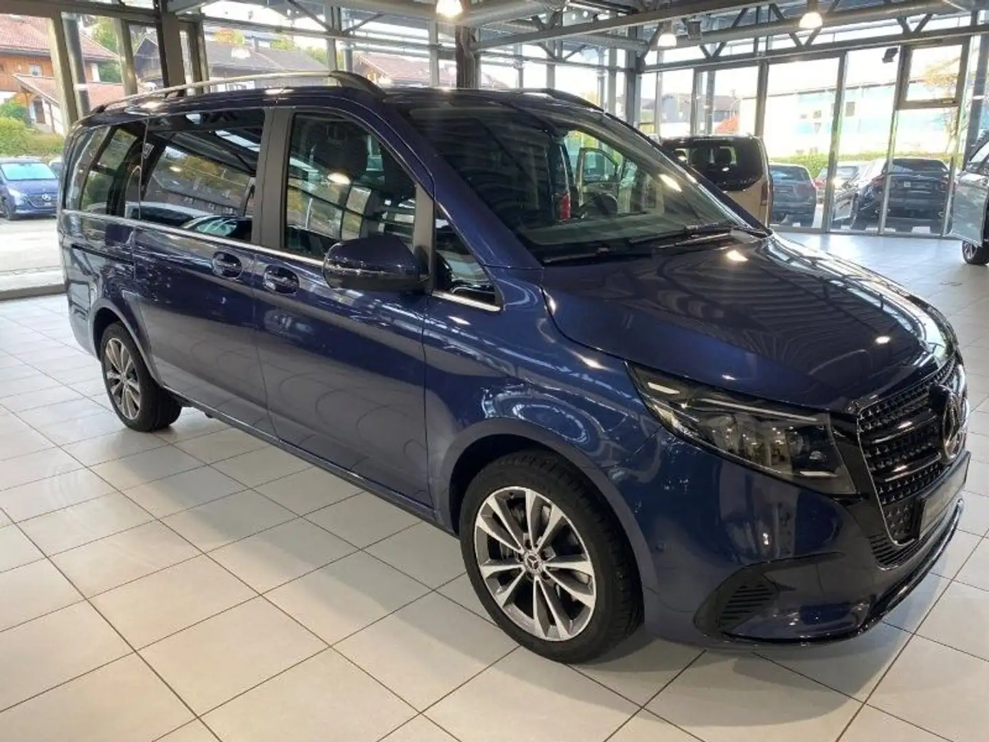 Mercedes-Benz V 250 d 4MATIC AVA L STHZG Multibeam Sound 360° Blau - 2