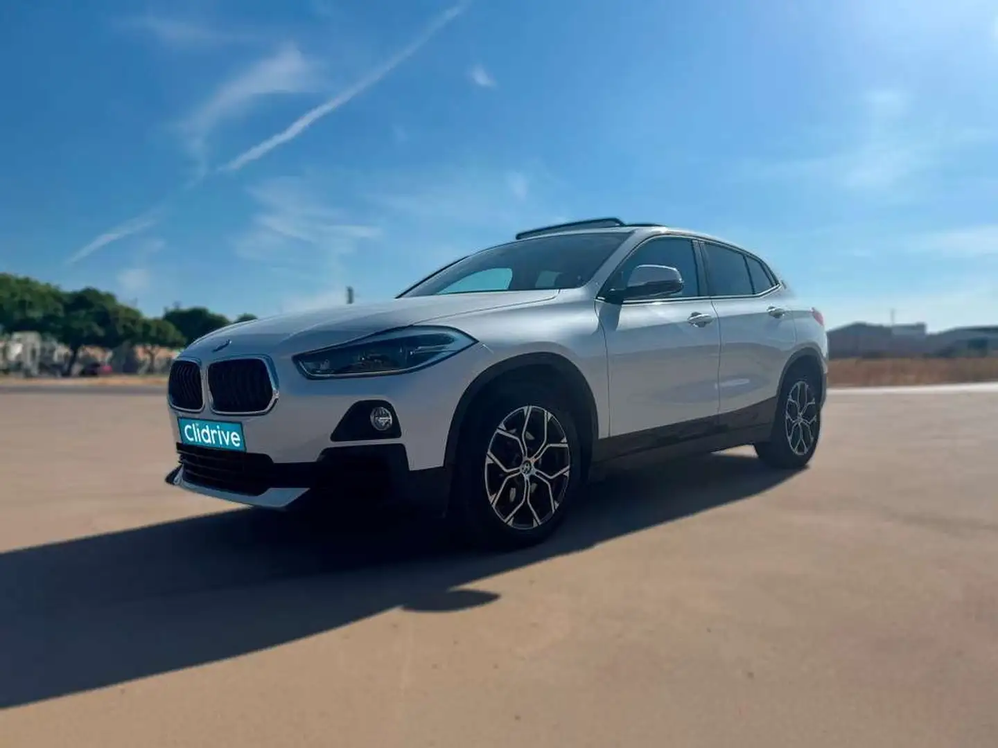 BMW X2 sDrive 18i Blanc - 2