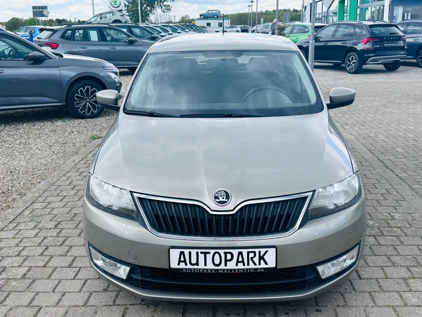Skoda Rapid/Spaceback Spaceback Ambition *KLIMA*PDC*TEMPOMAT* Beige - 2