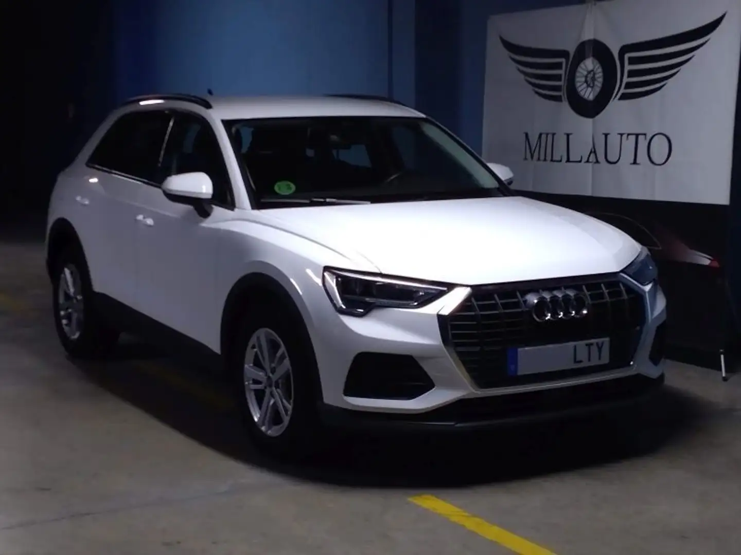 Audi Q3 35 TDI S tronic 110kW Weiß - 1