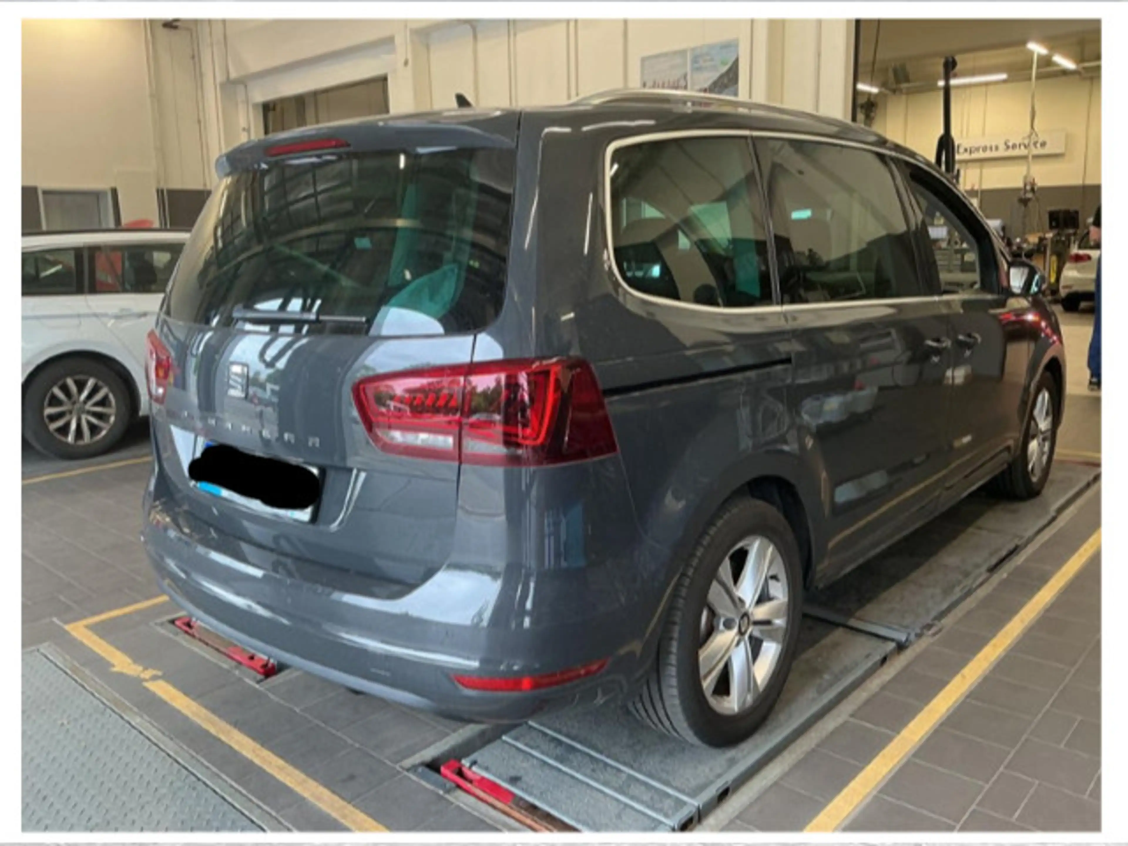 SEAT Alhambra 1.4 TSI Xcellence — photo 3