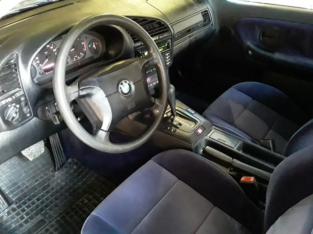 BMW 318 iA E36, Klima, Velours-Sitze uvm., foto 10
