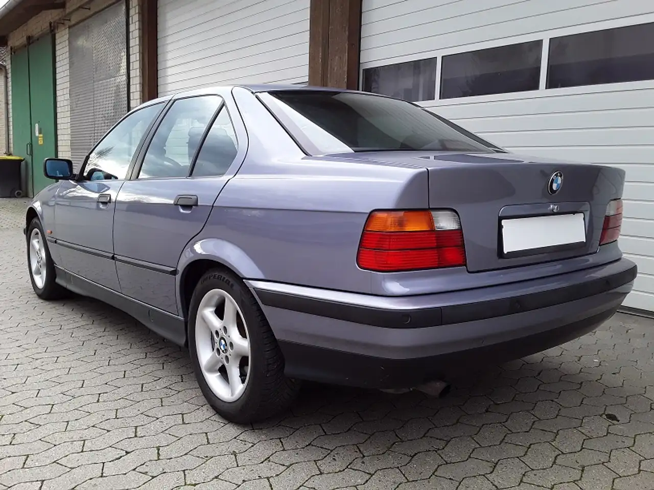 BMW 318 iA E36, Klima, Velours-Sitze uvm., foto 4