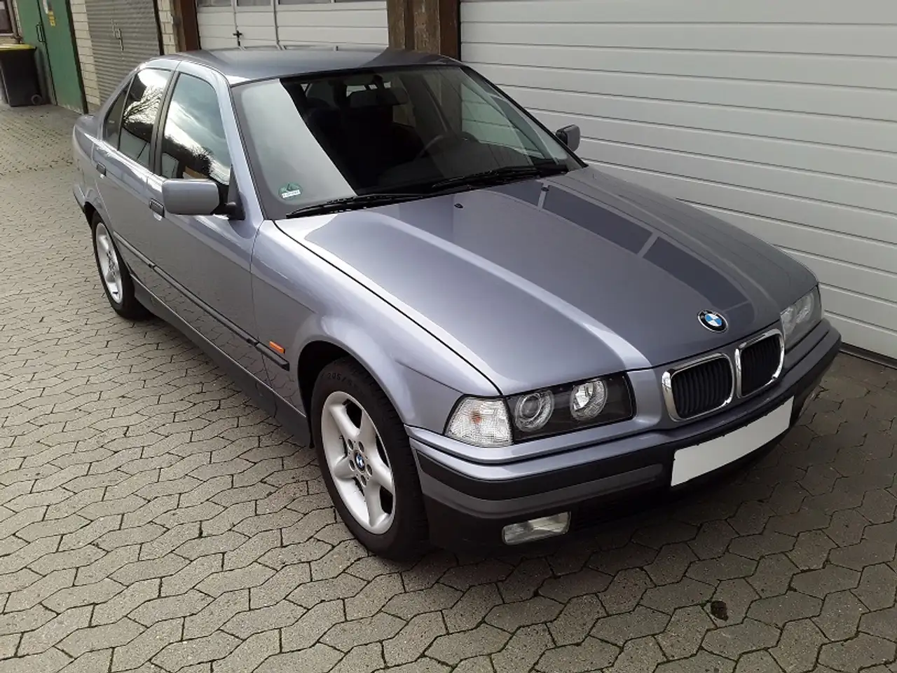BMW 318 iA E36, Klima, Velours-Sitze uvm., foto 5