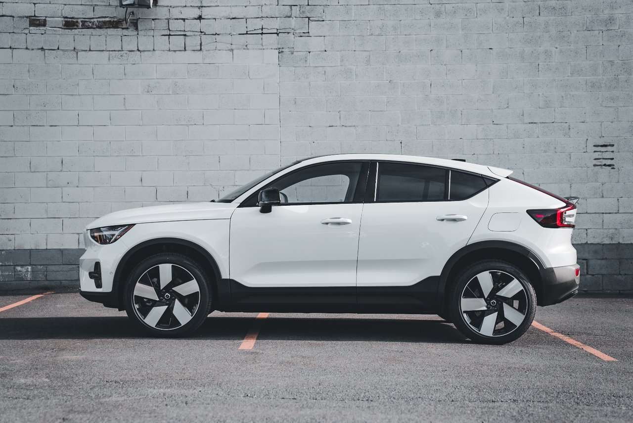 2023 Volvo C40 Recharge TWIN Plus - Dark