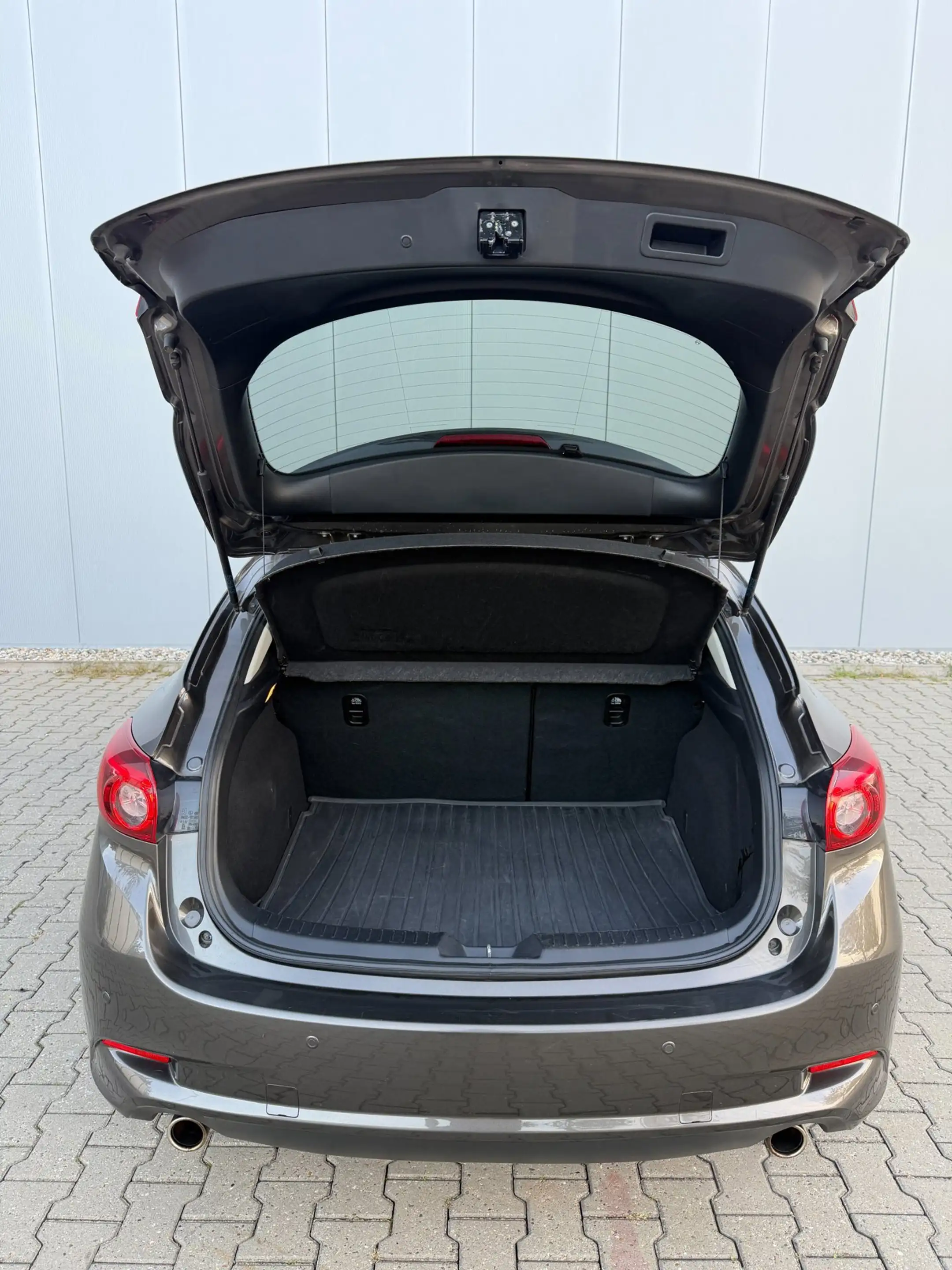 Mazda 3 2.0 SkyActiv-G 120 GT-M Automaat — photo 24