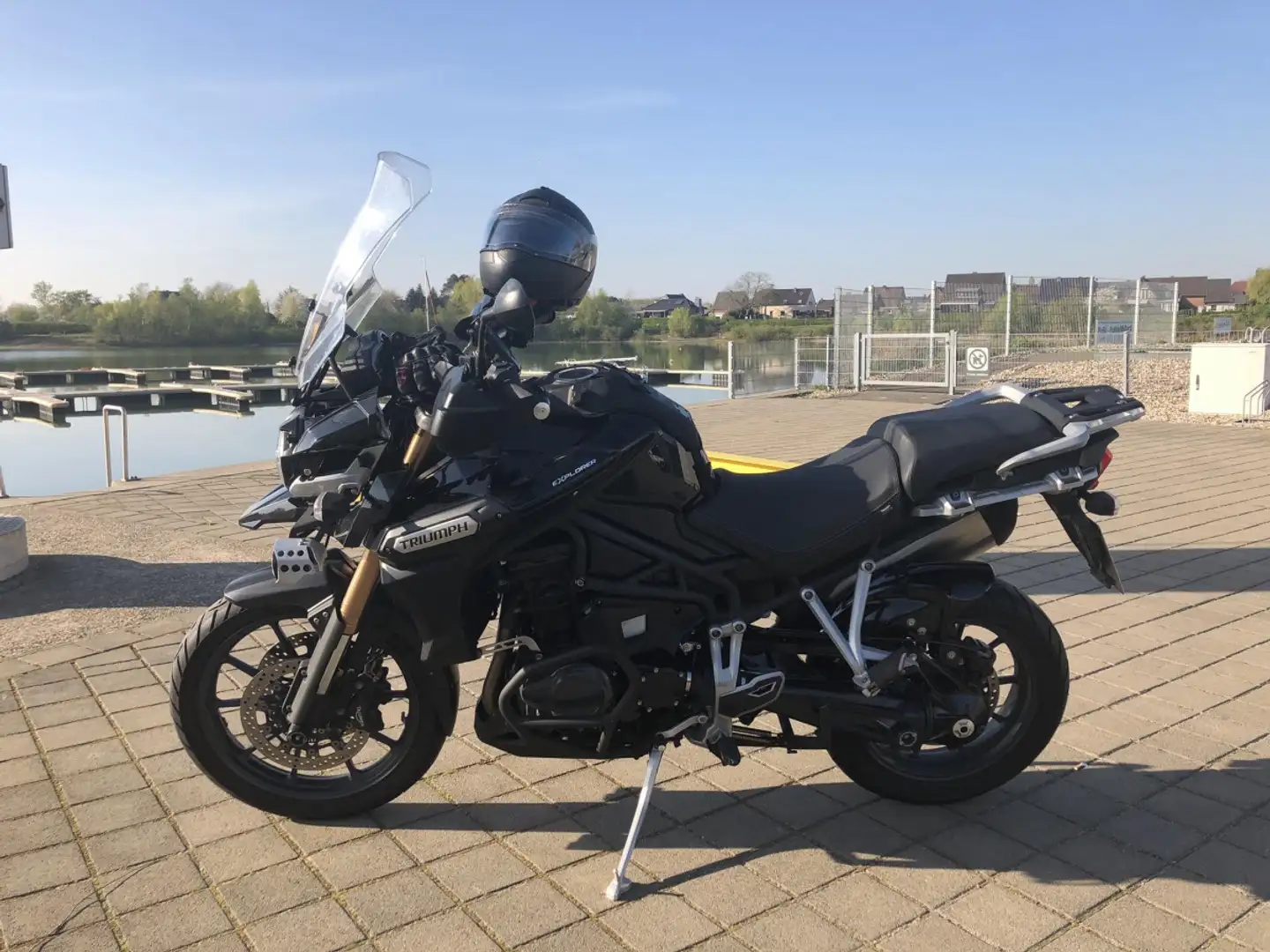 Triumph Tiger Explorer Negro - 1