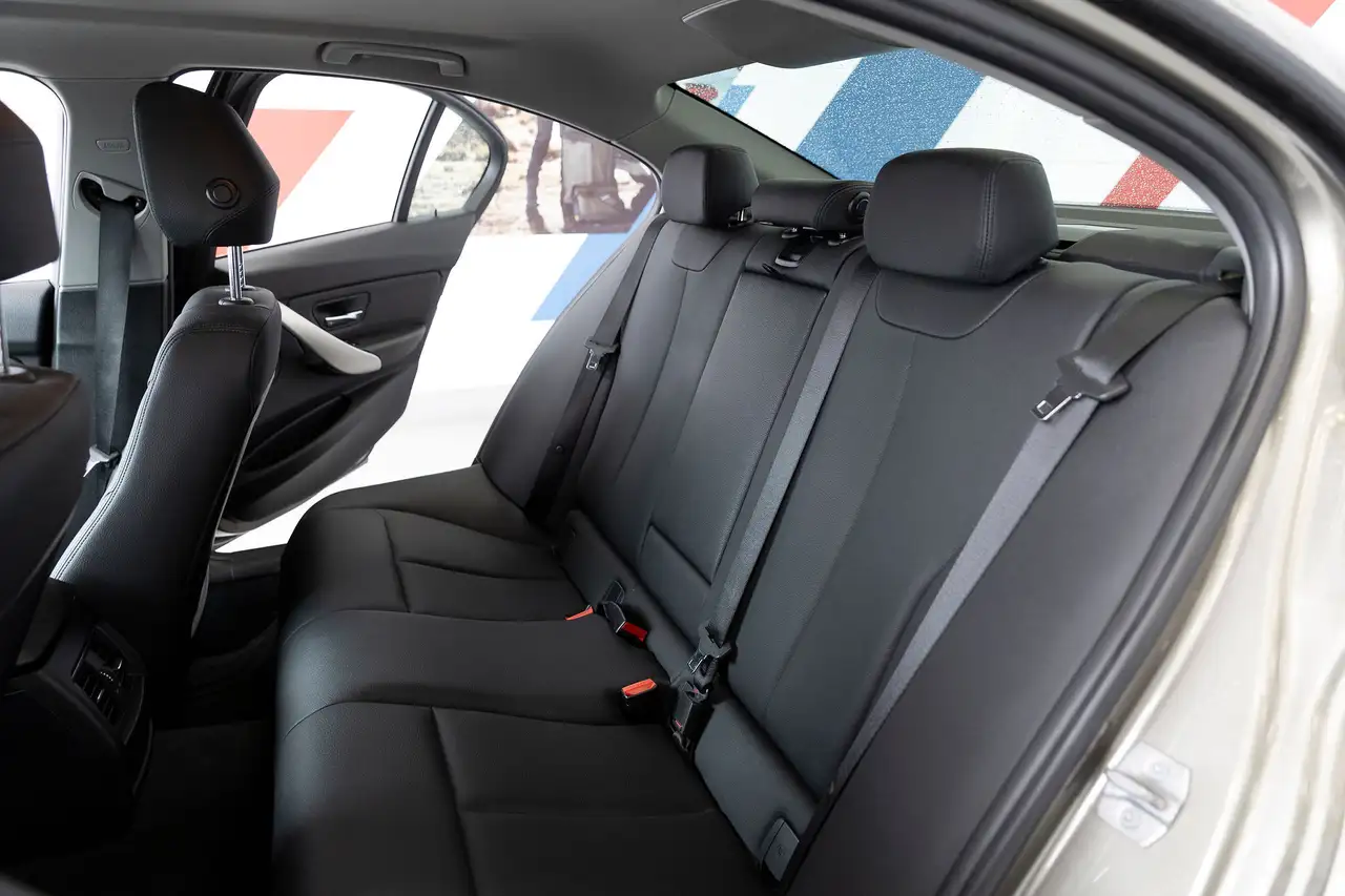 BMW 3 Series photo BMW 3 Series