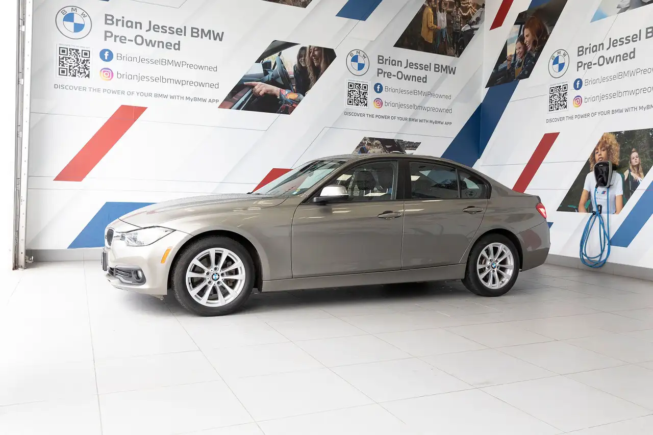 BMW 3 Series photo BMW 3 Series