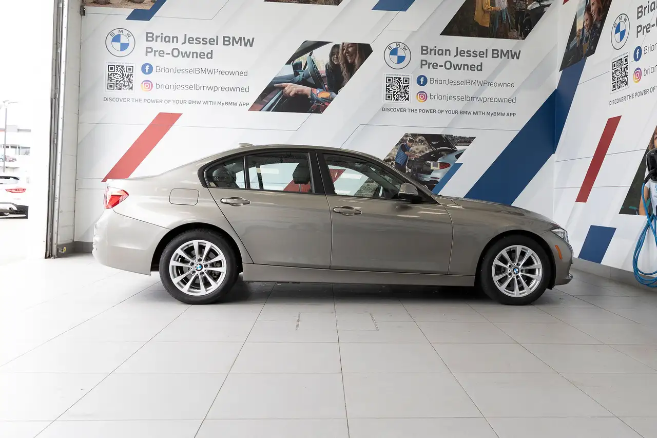 BMW 3 Series photo BMW 3 Series