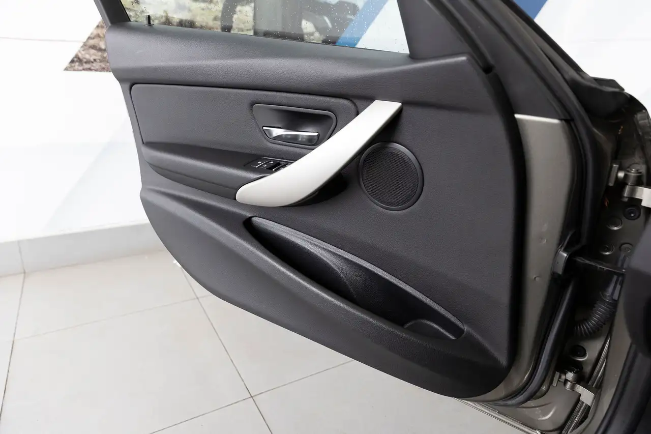 BMW 3 Series photo BMW 3 Series