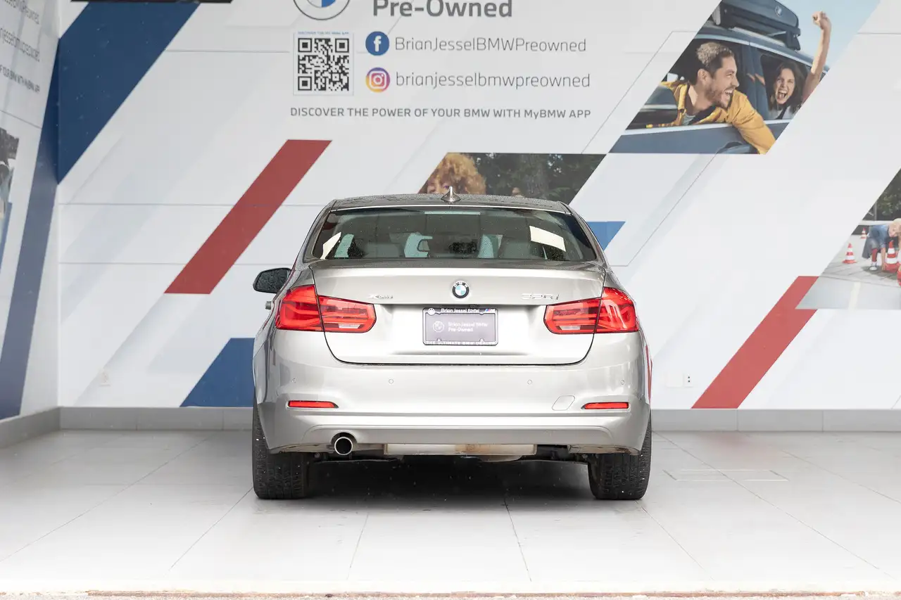 BMW 3 Series photo BMW 3 Series