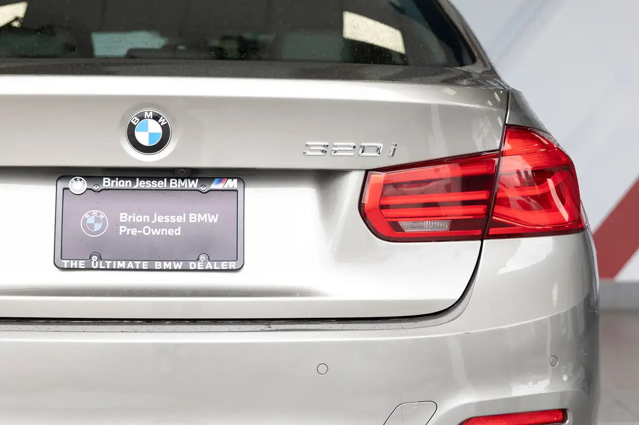 BMW 3 Series photo BMW 3 Series