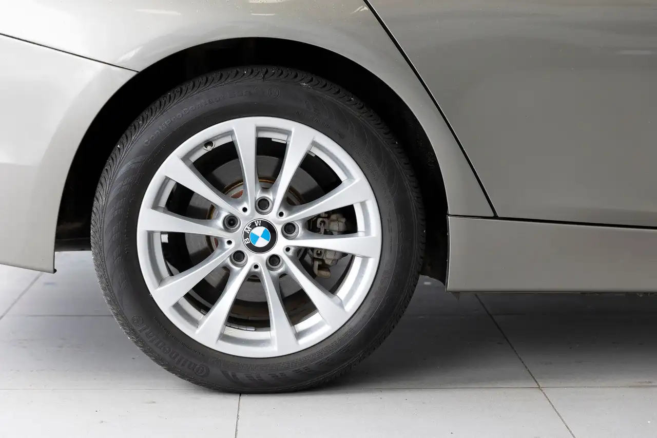 BMW 3 Series photo BMW 3 Series