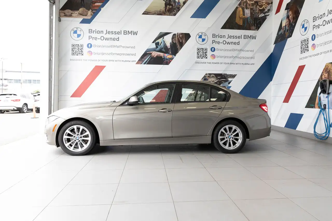 BMW 3 Series photo BMW 3 Series
