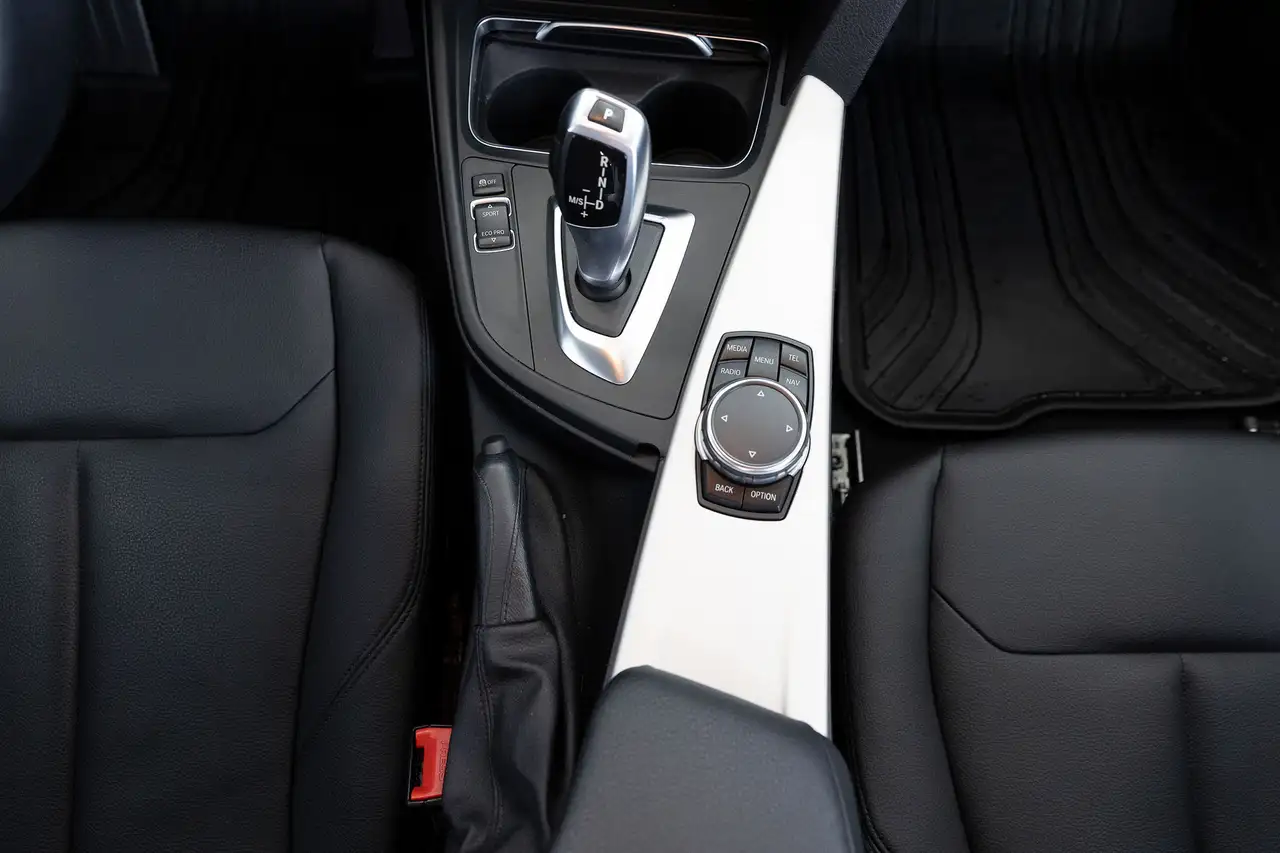 BMW 3 Series photo BMW 3 Series