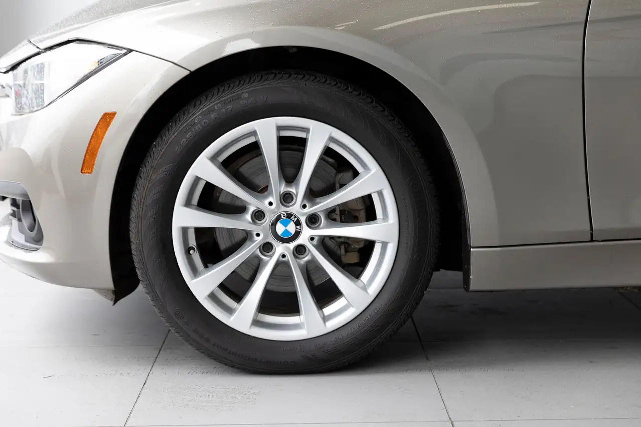 BMW 3 Series photo BMW 3 Series