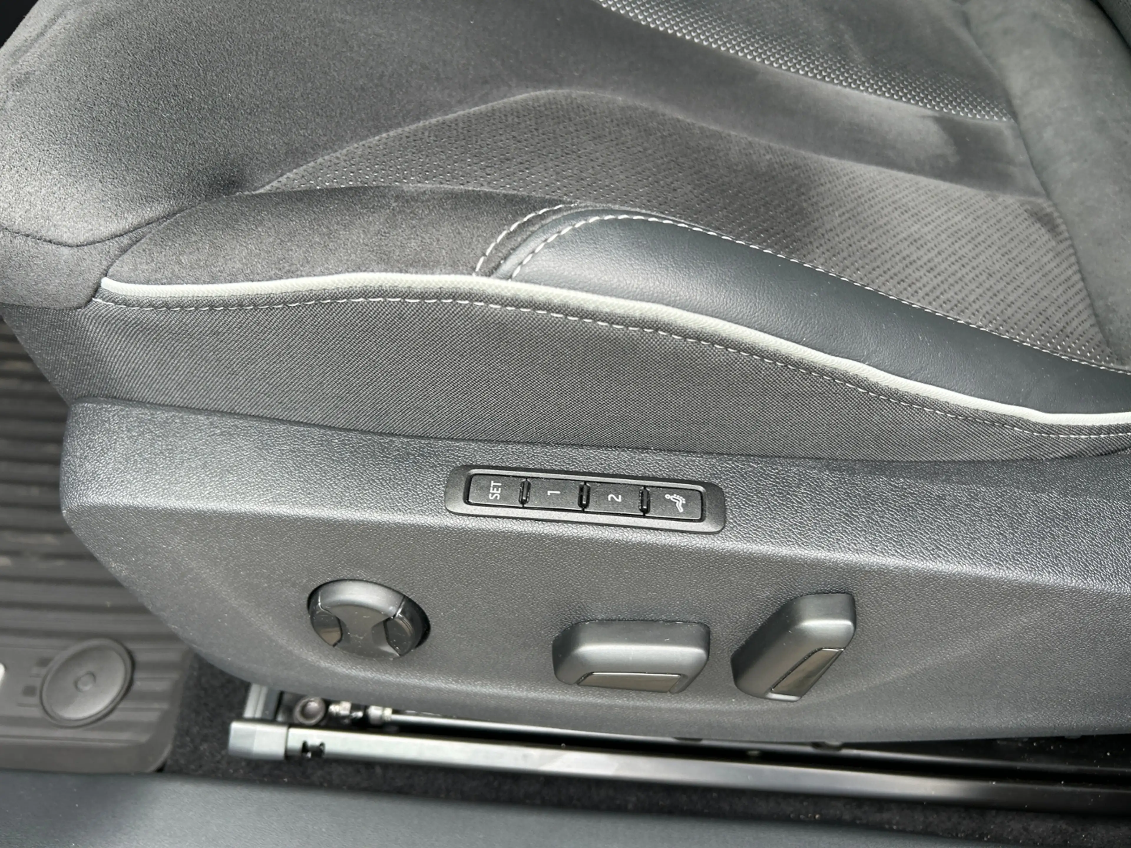 Skoda Elroq 60 Sportline, AHK, LED, Rearview, PDC, ACC KLIMA — photo 7
