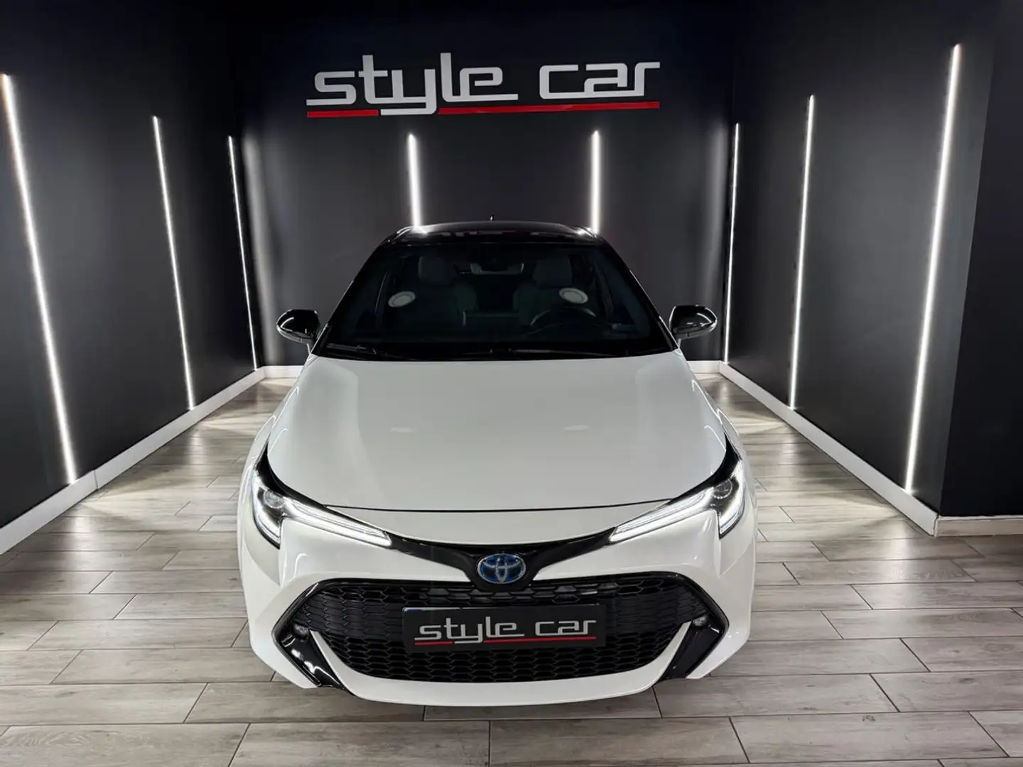 Toyota Corolla 2.0 180H FEEL ECVT Blanco - 2