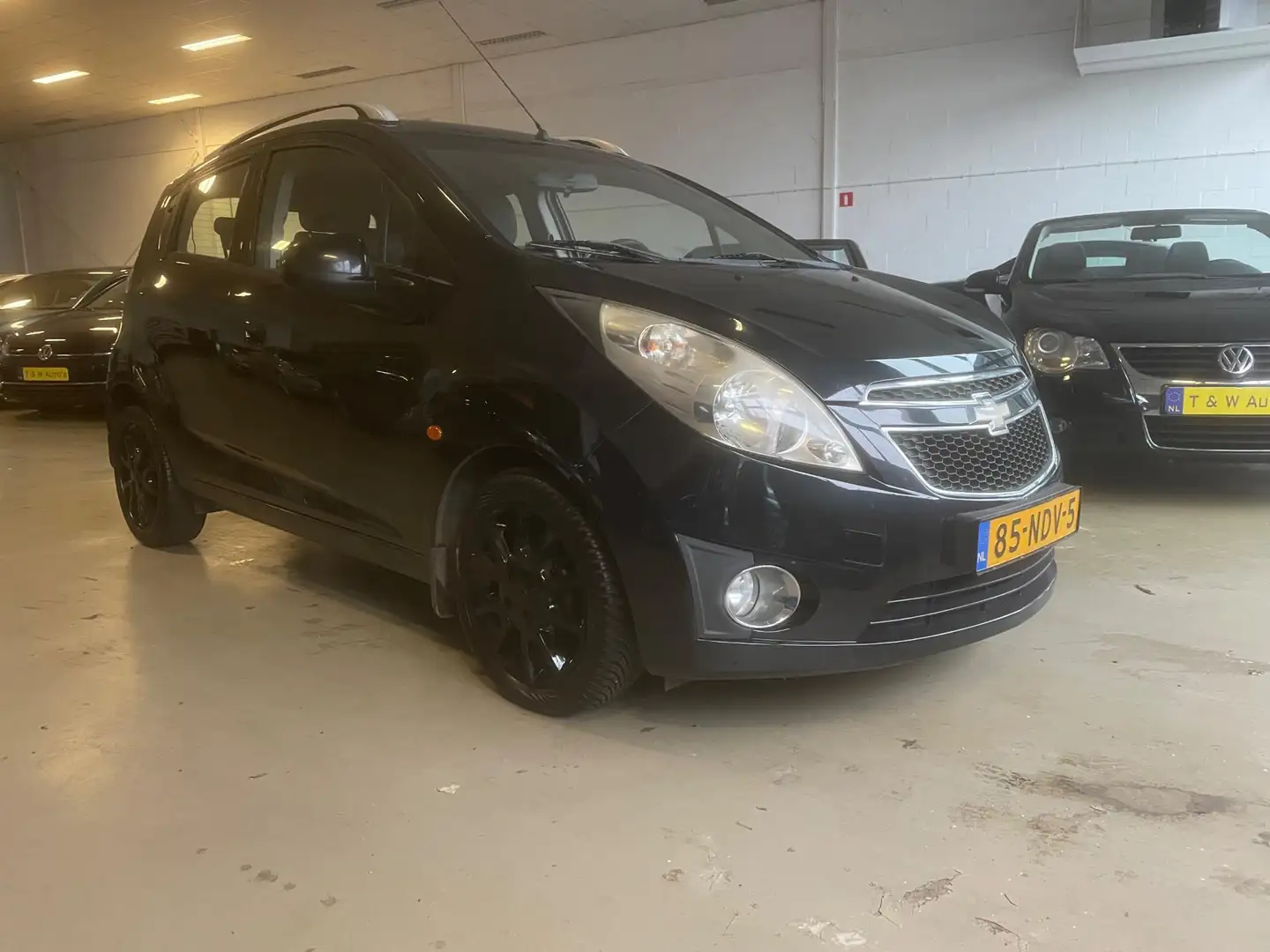 Chevrolet Spark 1.0 16V LS Bi-Fuel nette auto Schwarz - 1