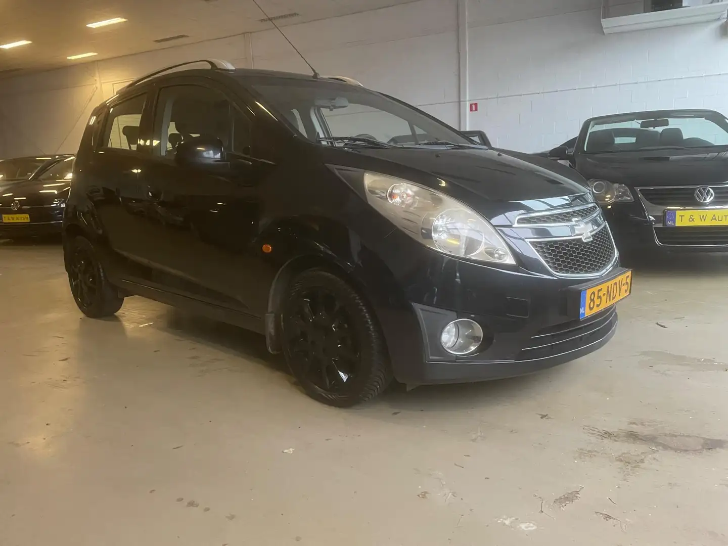 Chevrolet Spark 1.0 16V LS Bi-Fuel nette auto Schwarz - 2