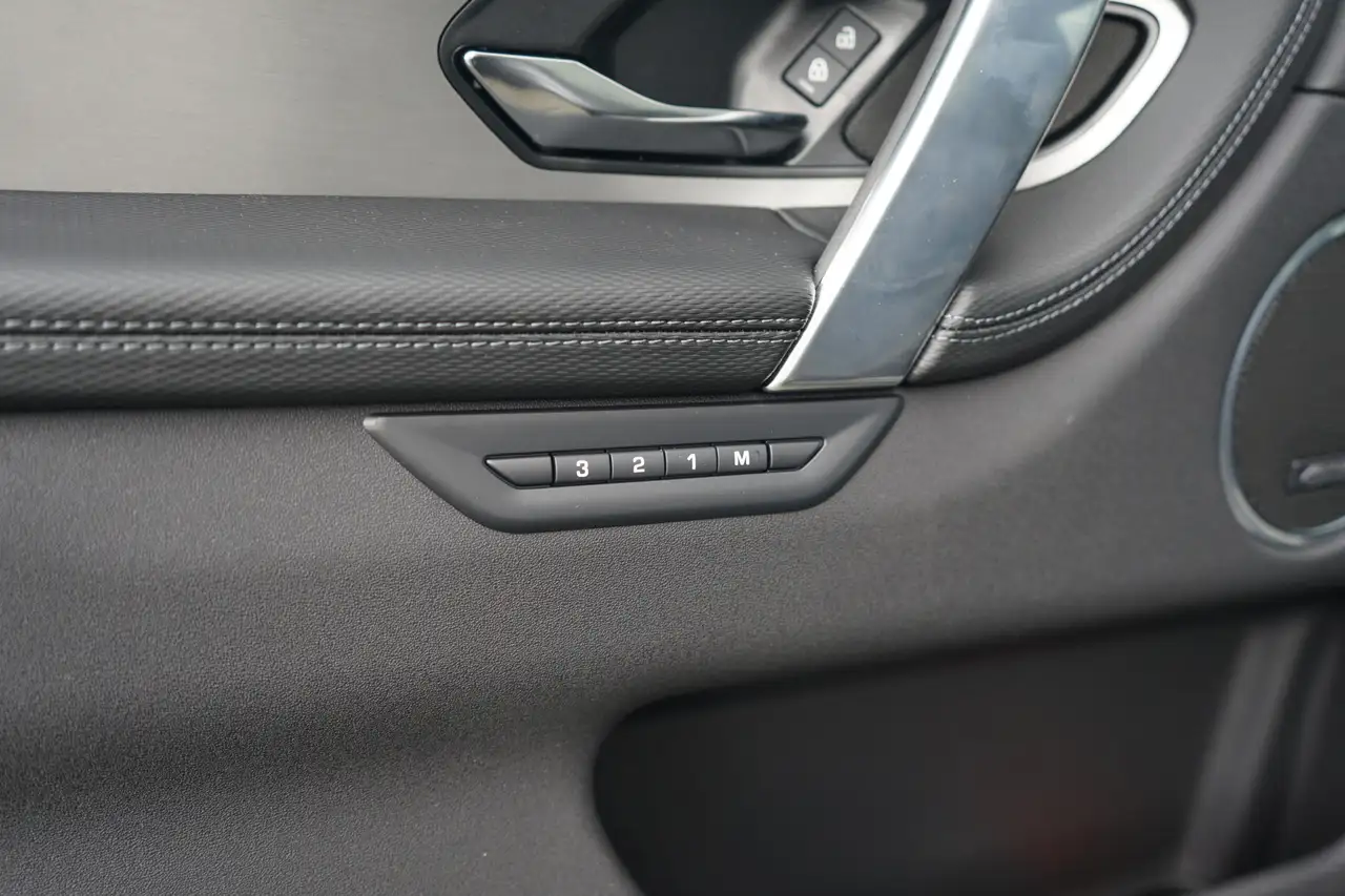 Land Rover Discovery Sport 2026 — фото 16