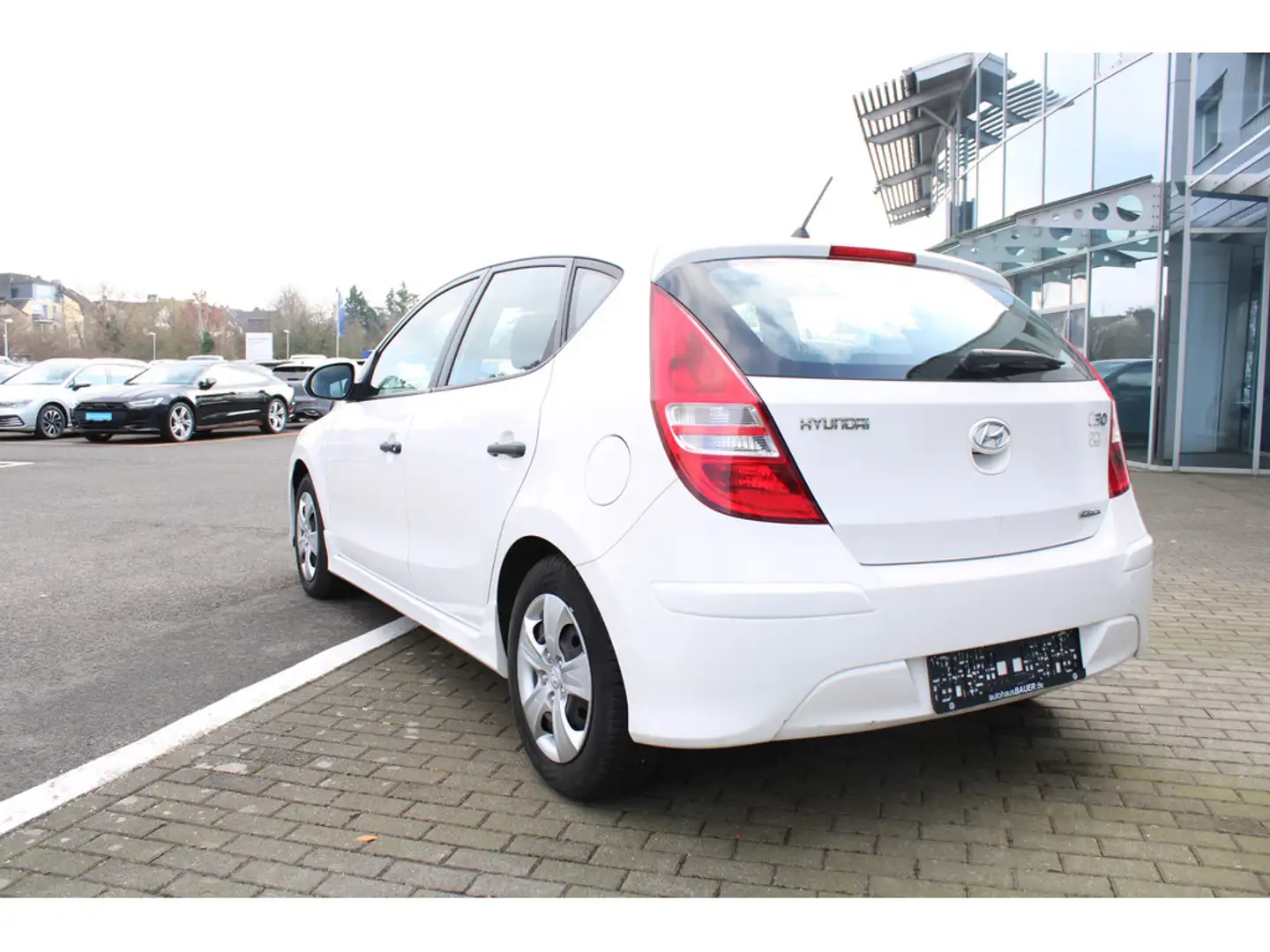 Hyundai i30 1.6 CRDi DPF Classic *Gewerbe/Export,Klima,ZV,Isof Weiß - 2