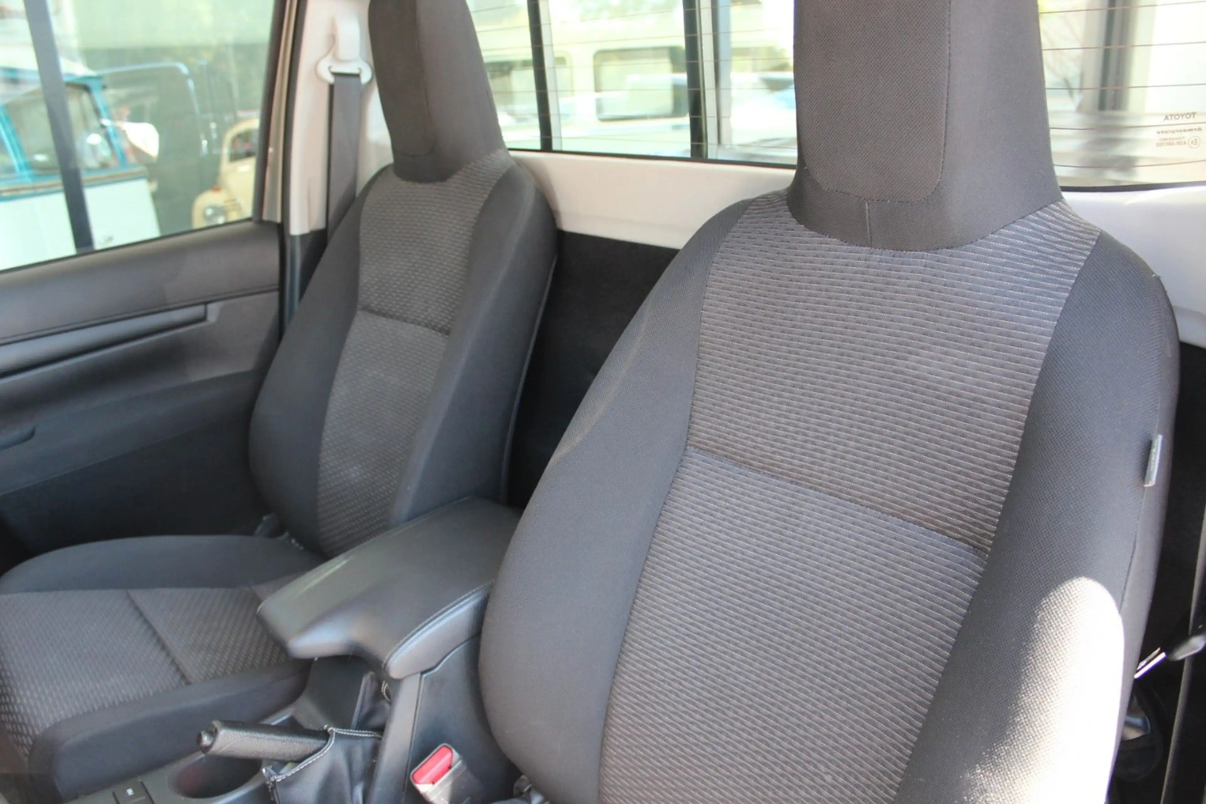 Toyota Hilux Single Cab Duty 4x4 — photo 11