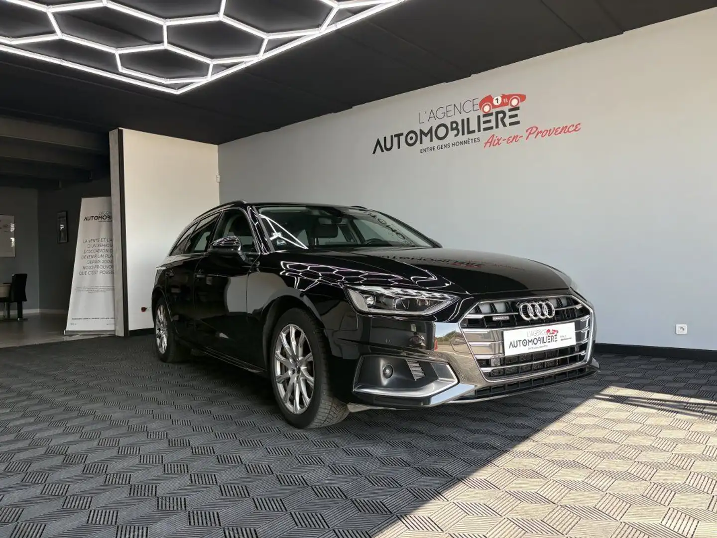 Audi A4 Quattro - 2.0 TDi S-Tronic7 190 ch Negro - 1