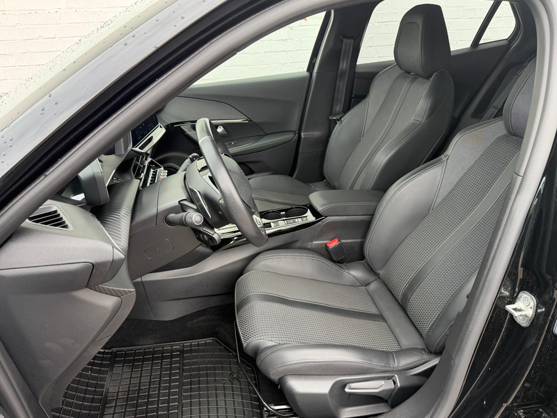 Peugeot 2008 PureTech 130 GT*LED*RFK*GJR*Navi* — photo 9